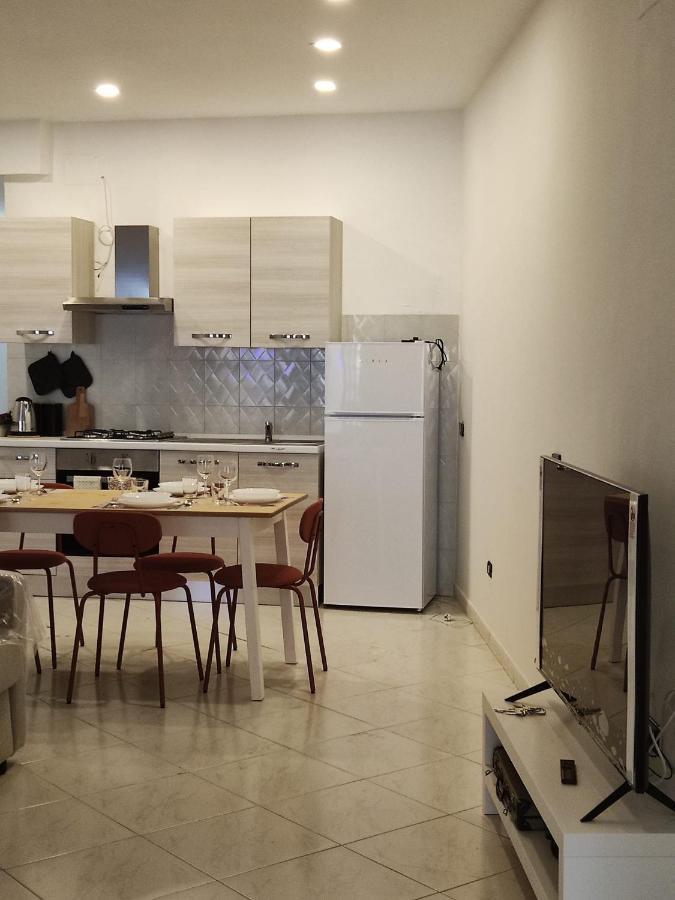 Apartamento O'Tuocc A Chiaia Nápoles Exterior foto
