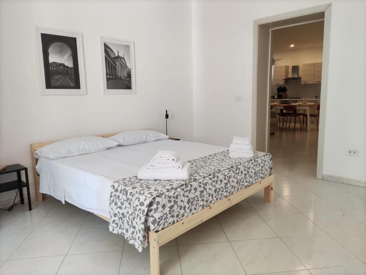 Apartamento O'Tuocc A Chiaia Nápoles Exterior foto