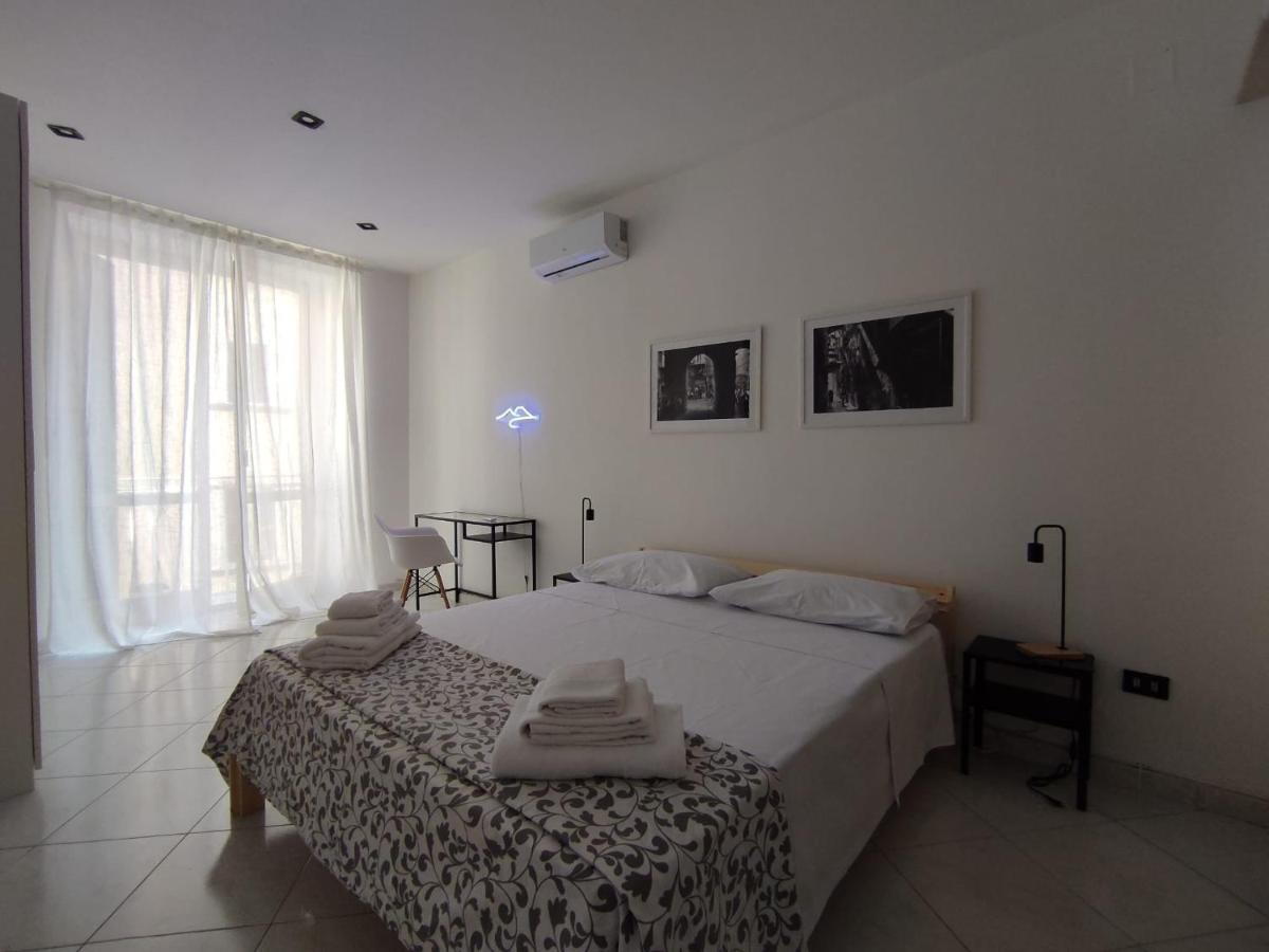 Apartamento O'Tuocc A Chiaia Nápoles Exterior foto